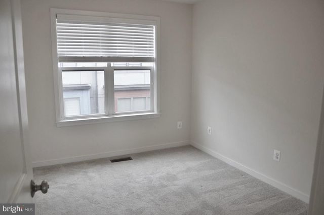 2949 STELLA BLUE LN, Fairfax, VA 22031