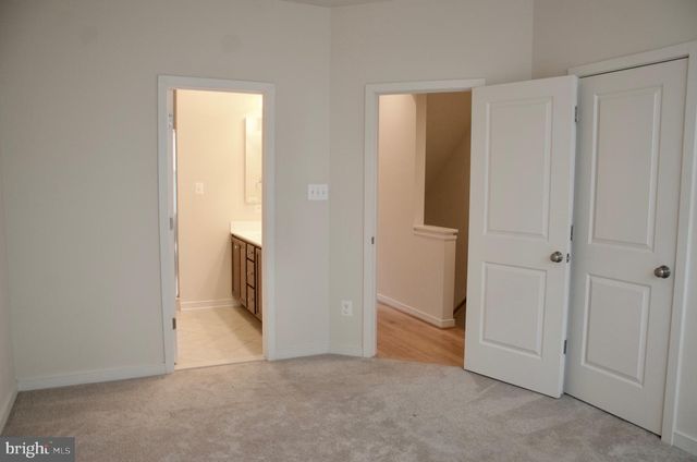 2949 STELLA BLUE LN, Fairfax, VA 22031