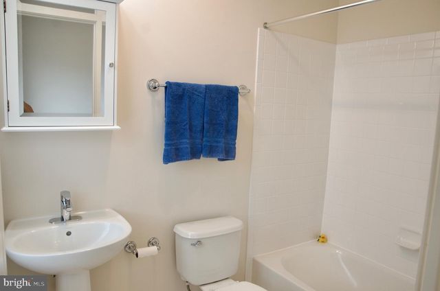 2949 STELLA BLUE LN, Fairfax, VA 22031