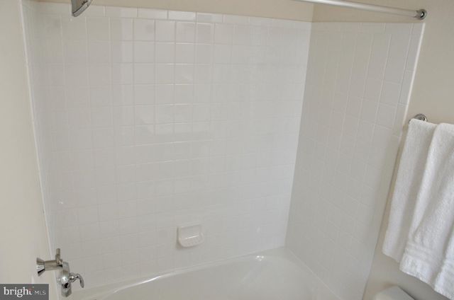 2949 STELLA BLUE LN, Fairfax, VA 22031