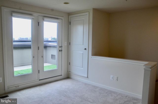 2949 STELLA BLUE LN, Fairfax, VA 22031