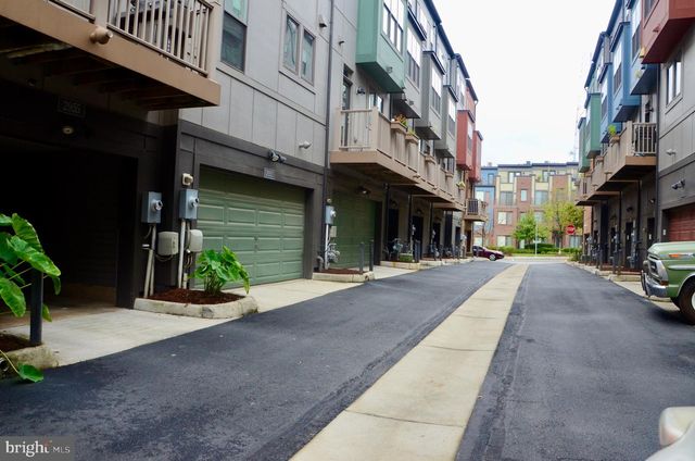 2949 STELLA BLUE LN, Fairfax, VA 22031