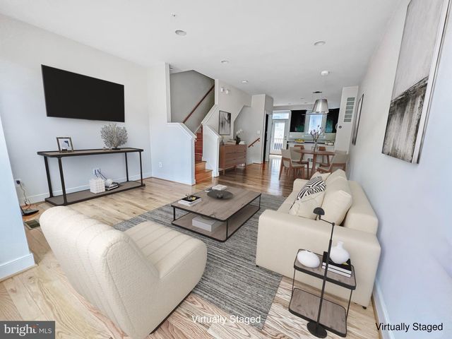 2949 STELLA BLUE LN, Fairfax, VA 22031