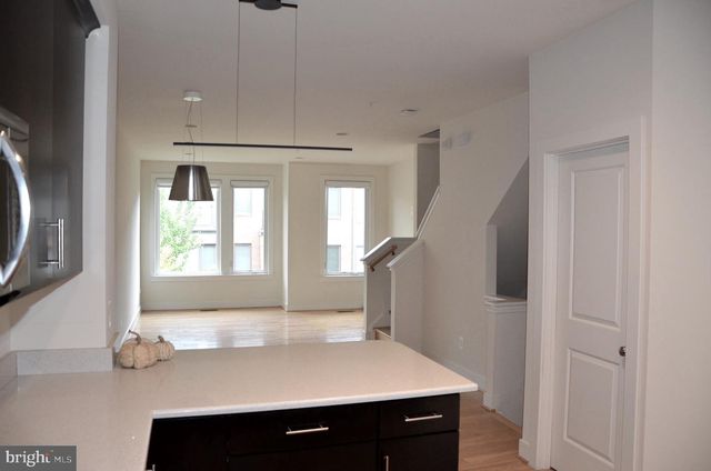 2949 STELLA BLUE LN, Fairfax, VA 22031