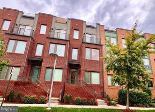 2949 STELLA BLUE LN, Fairfax, VA 22031