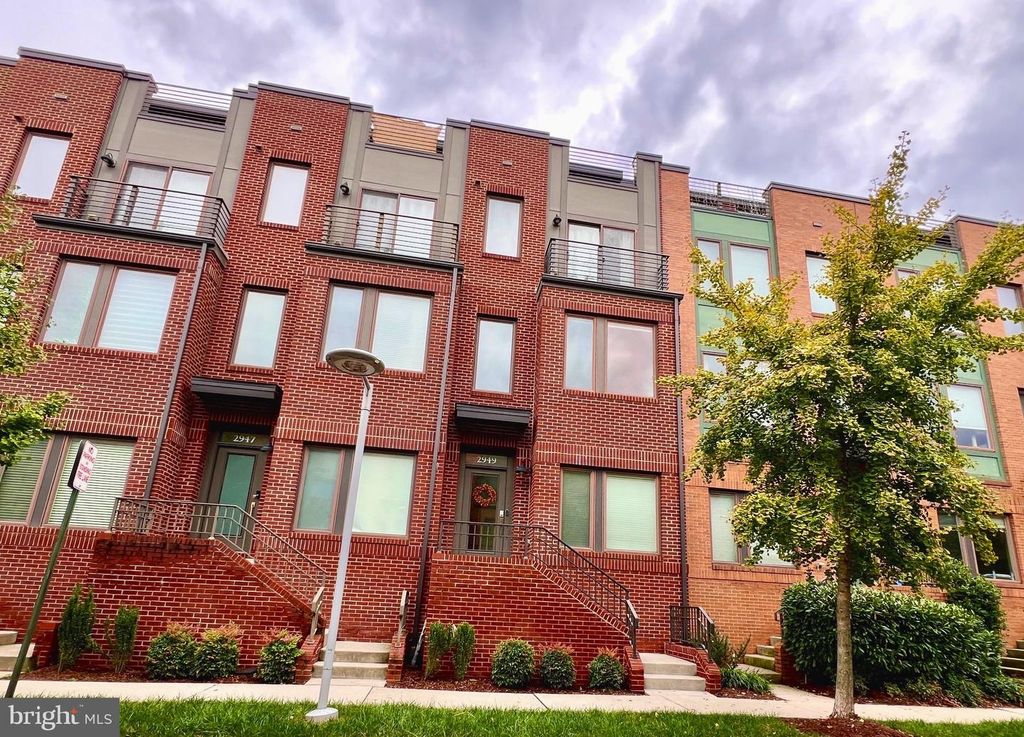 2949 STELLA BLUE LN, Fairfax, VA 22031
