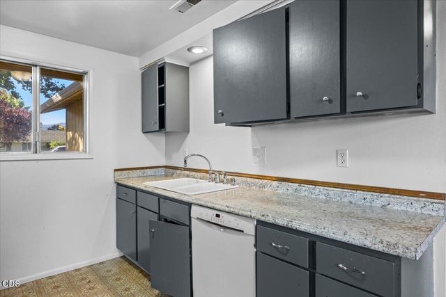 1310 Vista Drive, Central Point, OR 97502