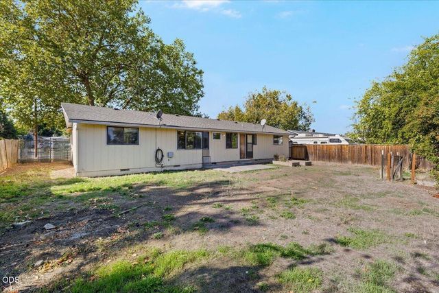 1310 Vista Drive, Central Point, OR 97502