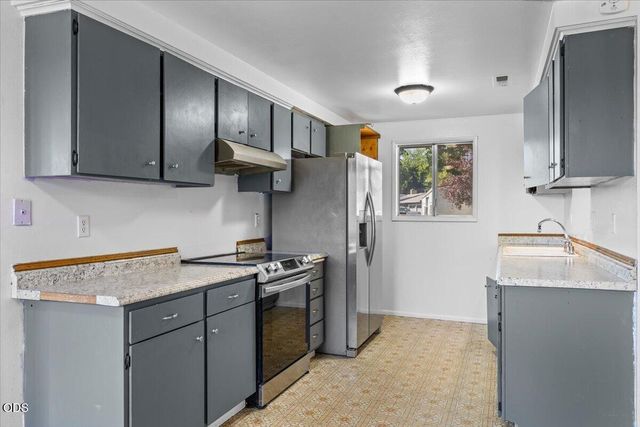 1310 Vista Drive, Central Point, OR 97502