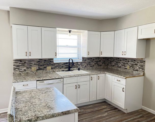 209 Red Bird Lane, Mexia, TX 76667