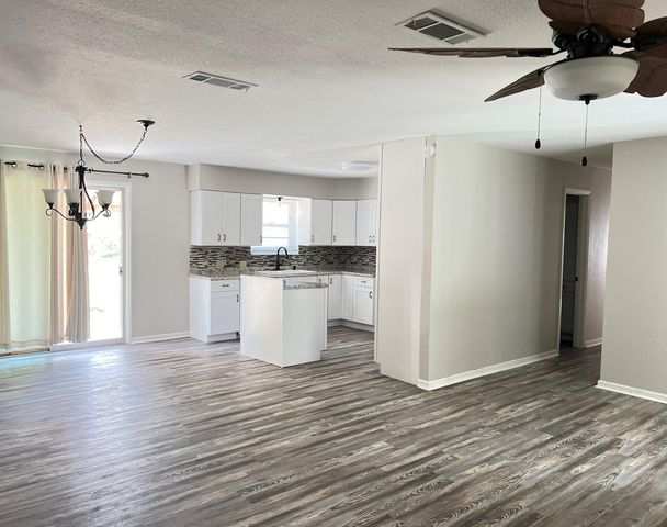 209 Red Bird Lane, Mexia, TX 76667