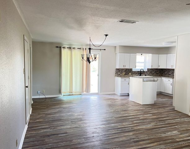 209 Red Bird Lane, Mexia, TX 76667