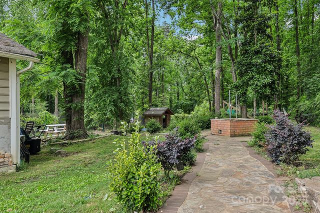 719 Dawn Circle, Charlotte, NC 28213