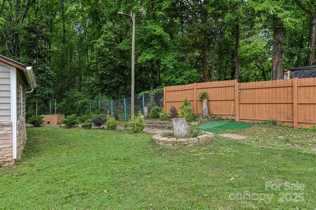719 Dawn Circle, Charlotte, NC 28213