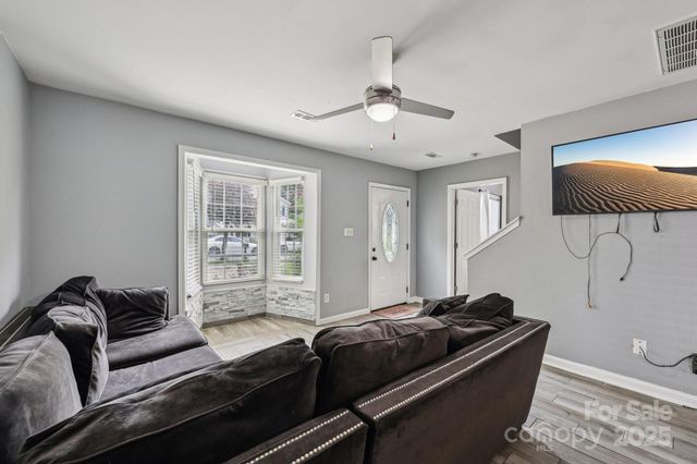 719 Dawn Circle, Charlotte, NC 28213