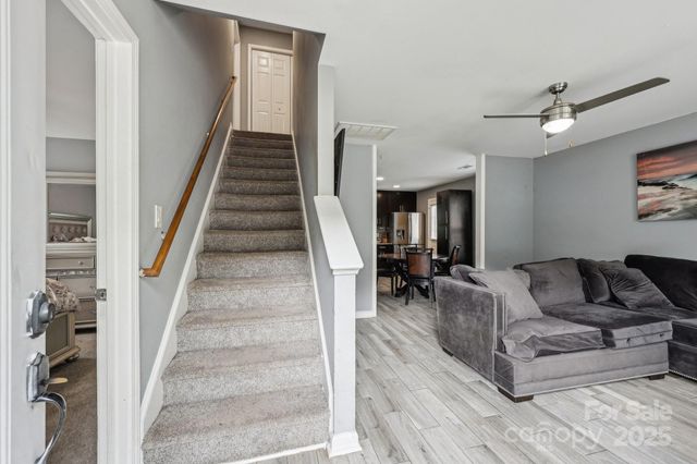 719 Dawn Circle, Charlotte, NC 28213
