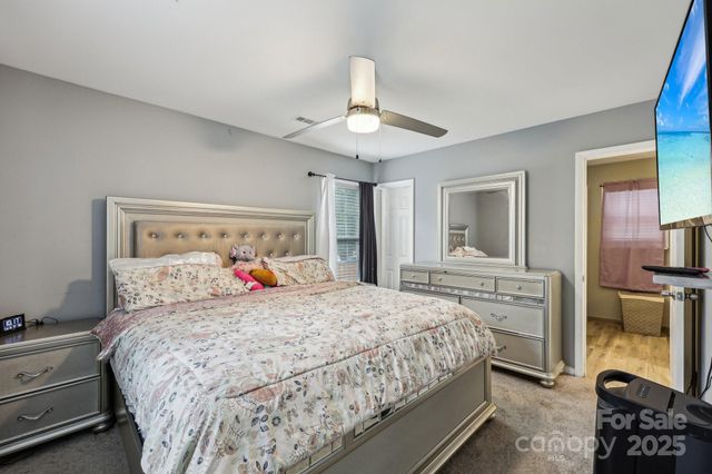 719 Dawn Circle, Charlotte, NC 28213