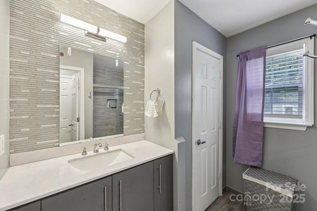 719 Dawn Circle, Charlotte, NC 28213