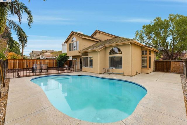 1660 1660 Tahoe Cir, Tracy, CA 95376