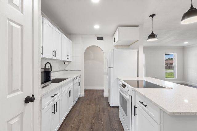 530 Edgemere Drive, Garland, TX 75043