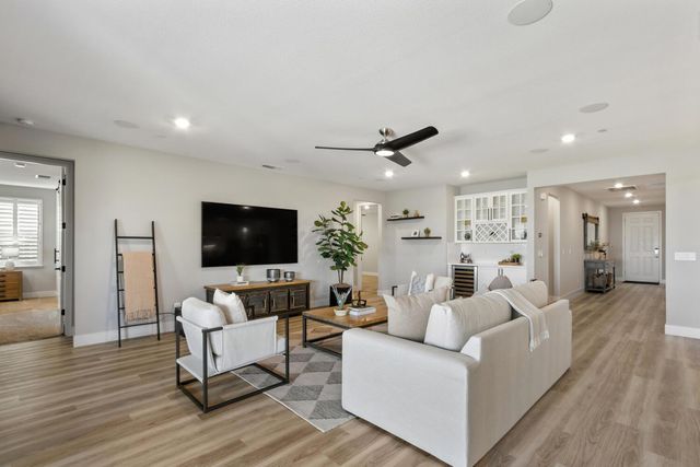 5097 Super Moon Way, Roseville, CA 95747