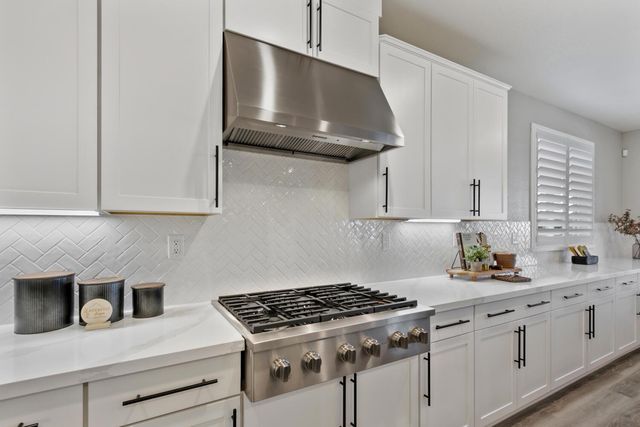 5097 Super Moon Way, Roseville, CA 95747