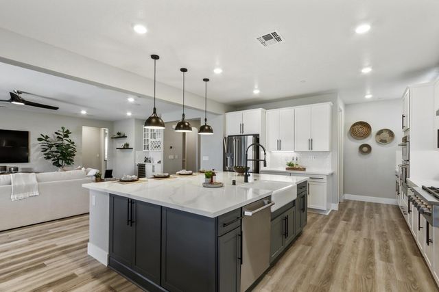 5097 Super Moon Way, Roseville, CA 95747