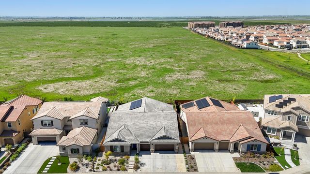 5097 Super Moon Way, Roseville, CA 95747