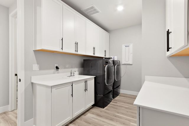 5097 Super Moon Way, Roseville, CA 95747