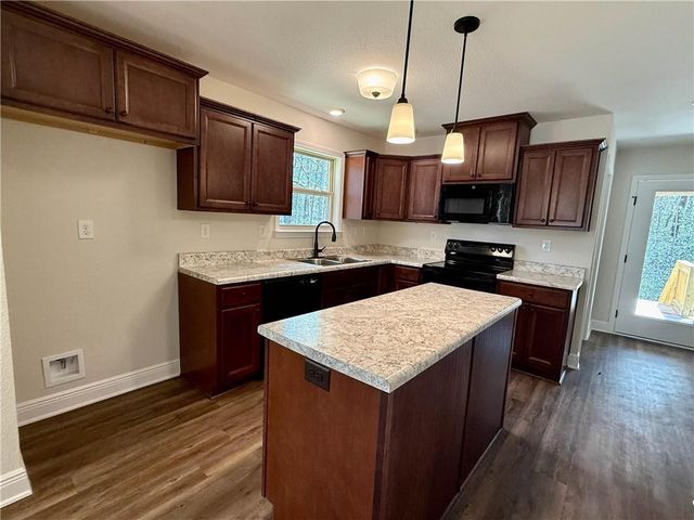 1133 Forest Glen Drive, Mobile, AL 36618