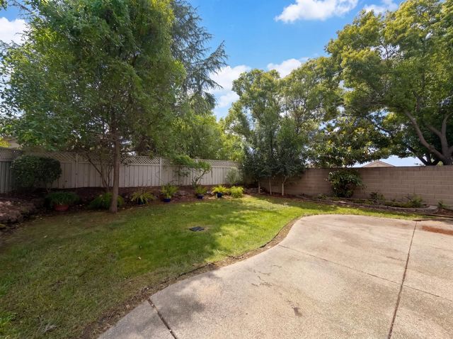 6000 Buggy Whip Ln, Roseville, CA 95747