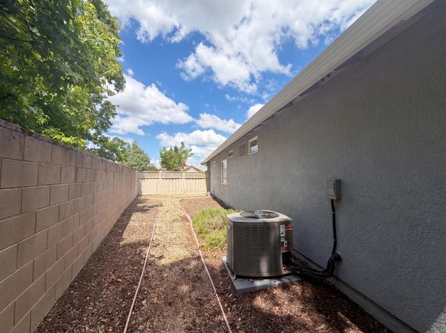 6000 Buggy Whip Ln, Roseville, CA 95747