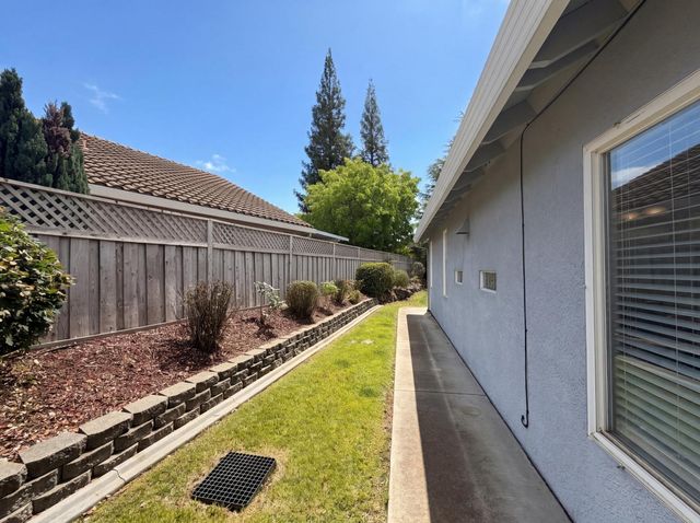 6000 Buggy Whip Ln, Roseville, CA 95747