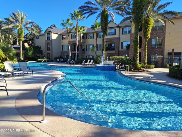 7800 POINT MEADOWS Drive, 116, Jacksonville, FL 32256