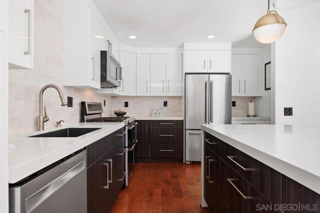 1607 Via Otano, Oceanside, CA 92056