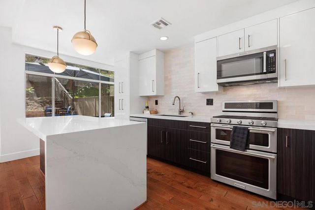 1607 Via Otano, Oceanside, CA 92056