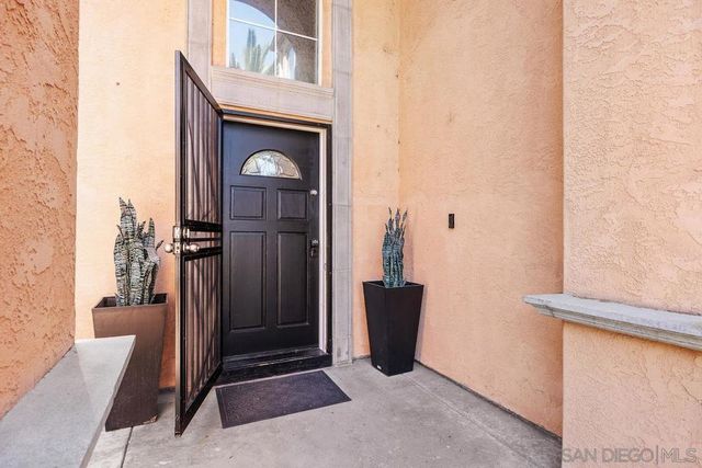 1607 Via Otano, Oceanside, CA 92056