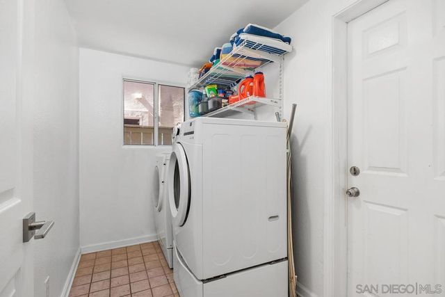 1607 Via Otano, Oceanside, CA 92056