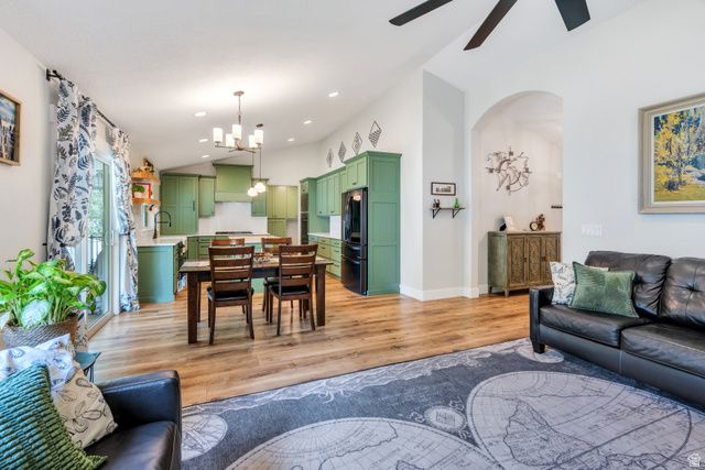 652 W SIDNEY LN, Saratoga Springs, UT 84045