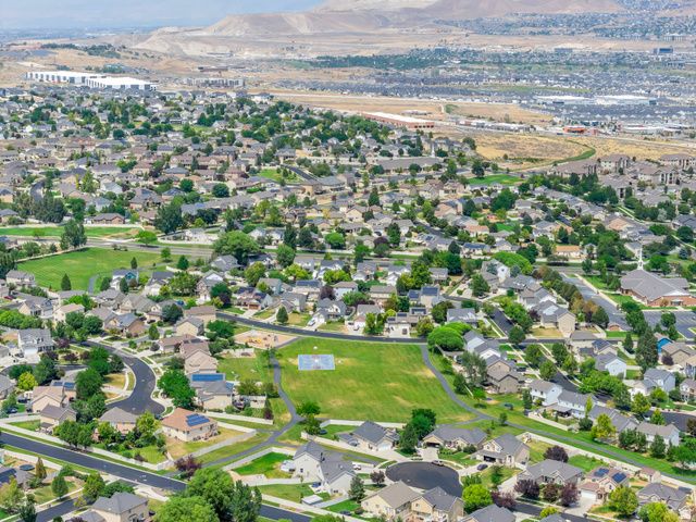 652 W SIDNEY LN, Saratoga Springs, UT 84045