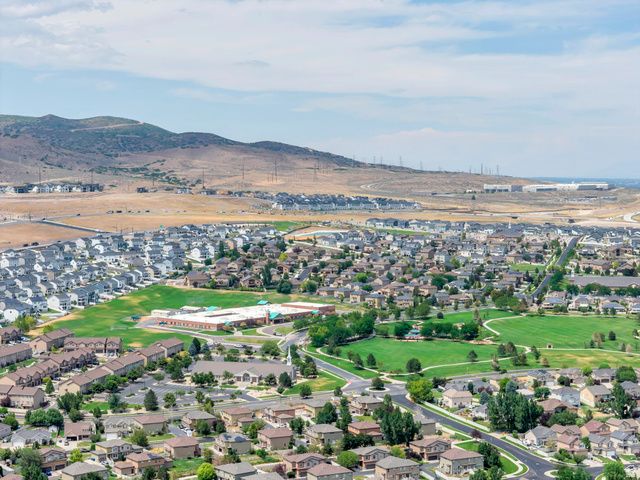 652 W SIDNEY LN, Saratoga Springs, UT 84045