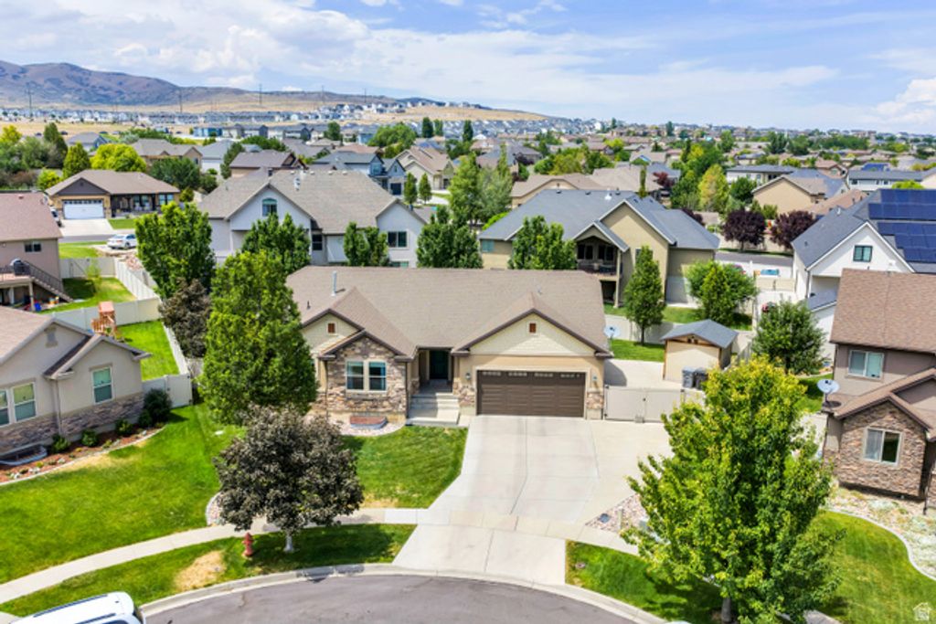 652 W SIDNEY LN, Saratoga Springs, UT 84045