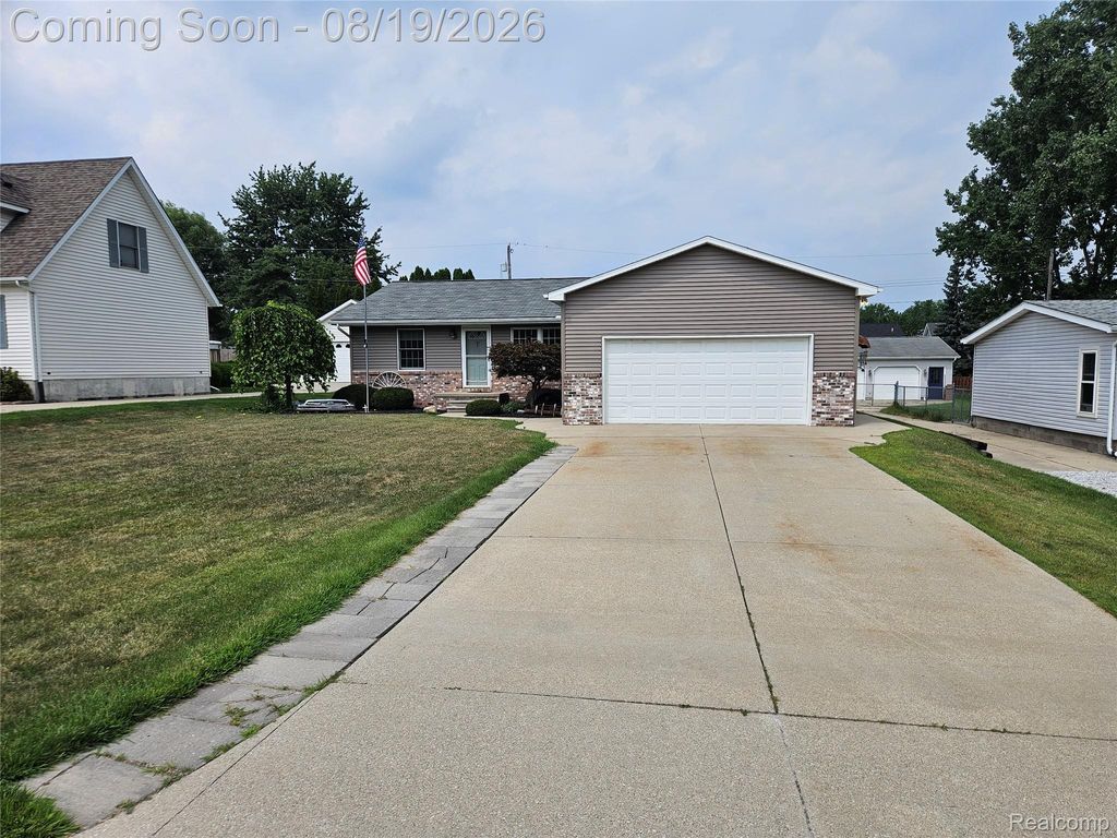 4090 Violet Avenue, St. Clair Township, MI 48079