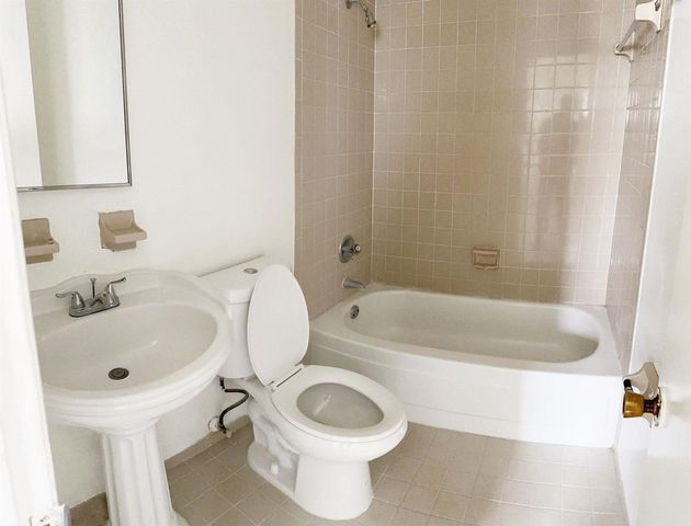 1561 NE 109TH Street, Miami, FL 33161