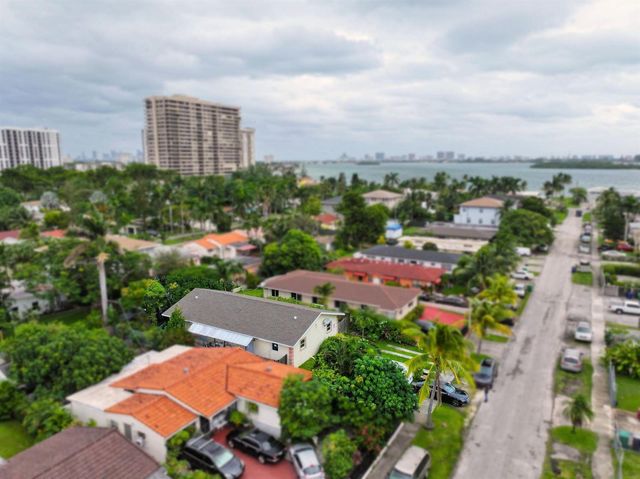1561 NE 109TH Street, Miami, FL 33161