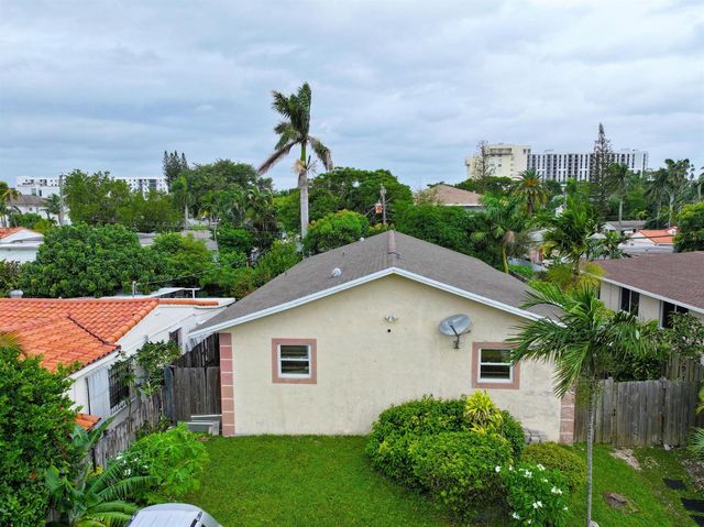 1561 NE 109TH Street, Miami, FL 33161