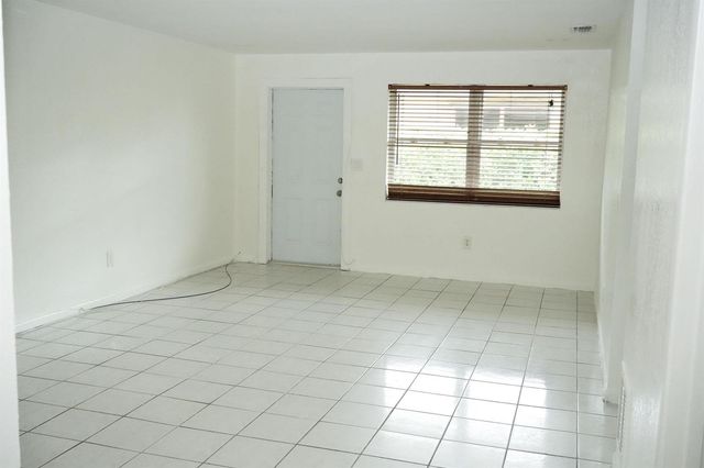 1561 NE 109TH Street, Miami, FL 33161