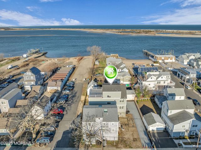 10 5th Street, Highlands, NJ 07732