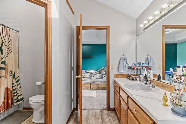 748 E Bluff Drive, Springfield, MO 65803