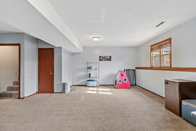 748 E Bluff Drive, Springfield, MO 65803